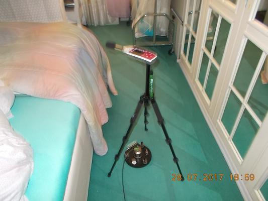 ECOCHECK Sachverständige für Baubiologie Schadstoffe Schimmel Elektrosmog Brummton Infraschall - Messungen + Gutachten