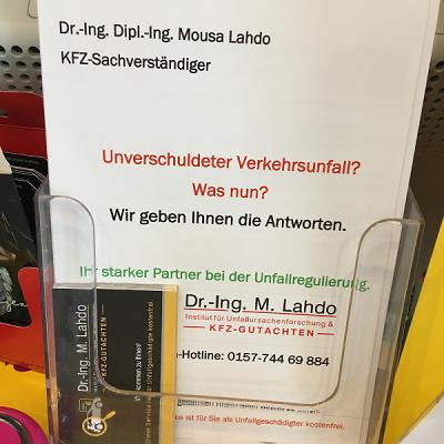 KFZ-Sachverständiger Dr.-Ing. Lahdo Institut für Unfallursachenforschung und KFZ-Gutachten I Wir kommen zu Ihnen