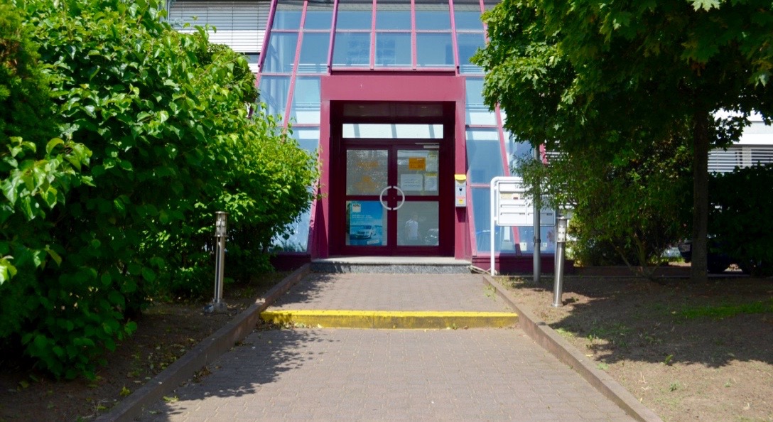 6832970fcb030