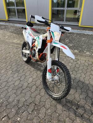 6832a93bad216