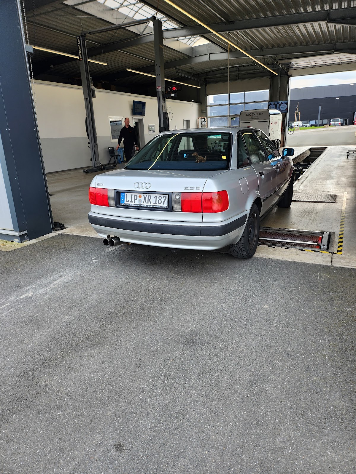 6832b93a99735